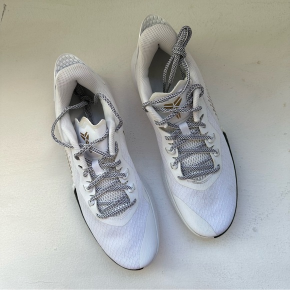 NIKE Mamba Fury White Metallic Gold Size 10.5 Men - Picture 13 of 16